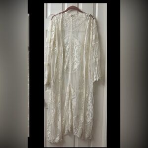 White lace kimono